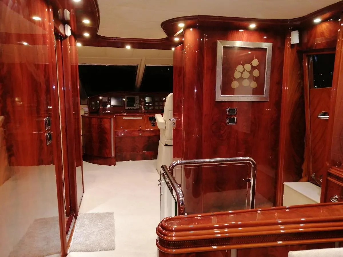 Hotel Magnificent Luxury Yacht In Barcelona Center España