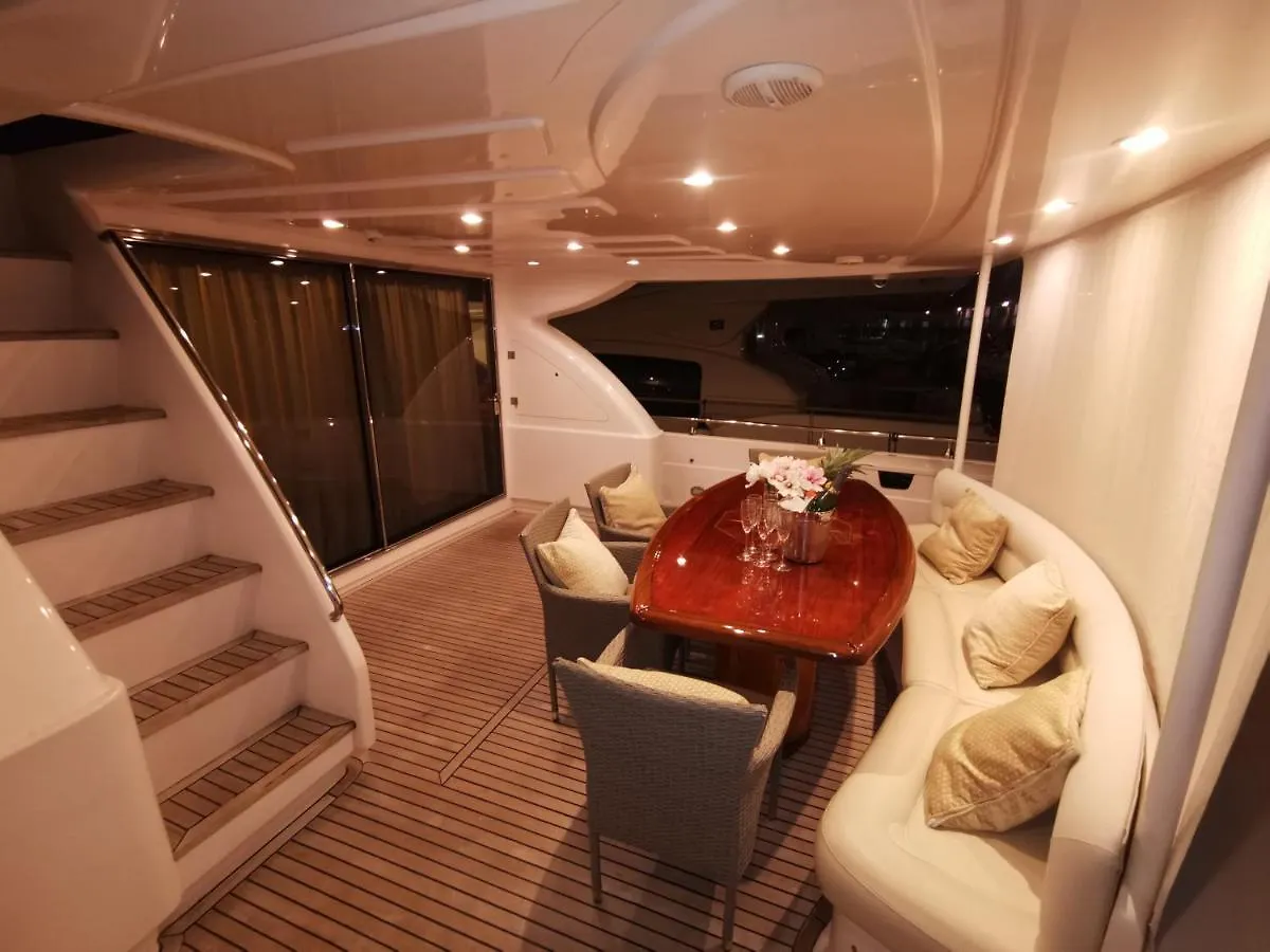 Hotel Magnificent Luxury Yacht In Barcelona Center