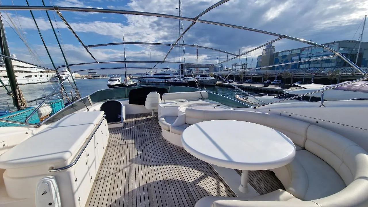 Hotel Magnificent Luxury Yacht In Barcelona Center 0*,  España